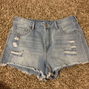 PacSun ripped denim shorts!